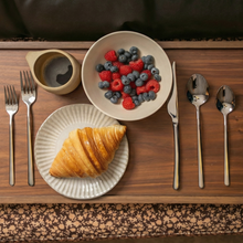 Load image into Gallery viewer, Emilia Mirror 20-Piece Flatware Set